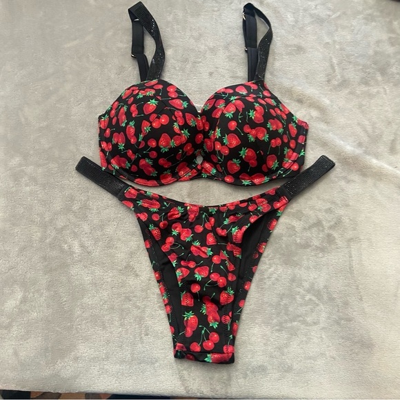 New! Victoria’s Secret strawberry Bombshell Brazilian Bikini SET 4722 - Picture 3 of 10